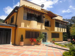 House in the Mountains of Santa Elena