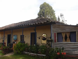 Beautiful Country House in El Penol For Sale