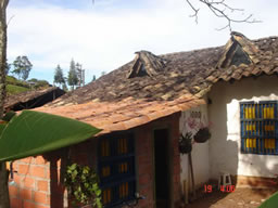 Beautiful Country House in El Penol For Sale