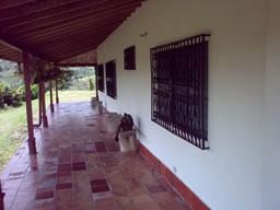 Country House in El Penol For Sale