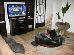 3 Floor Bar Building for sale in Parque Lleras photo 1
