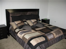 3 Floor Bar Building for sale in Parque Lleras photo 2