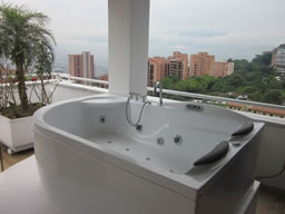 Luxury Penthouse w/ Heated Jacuzzi photo 14